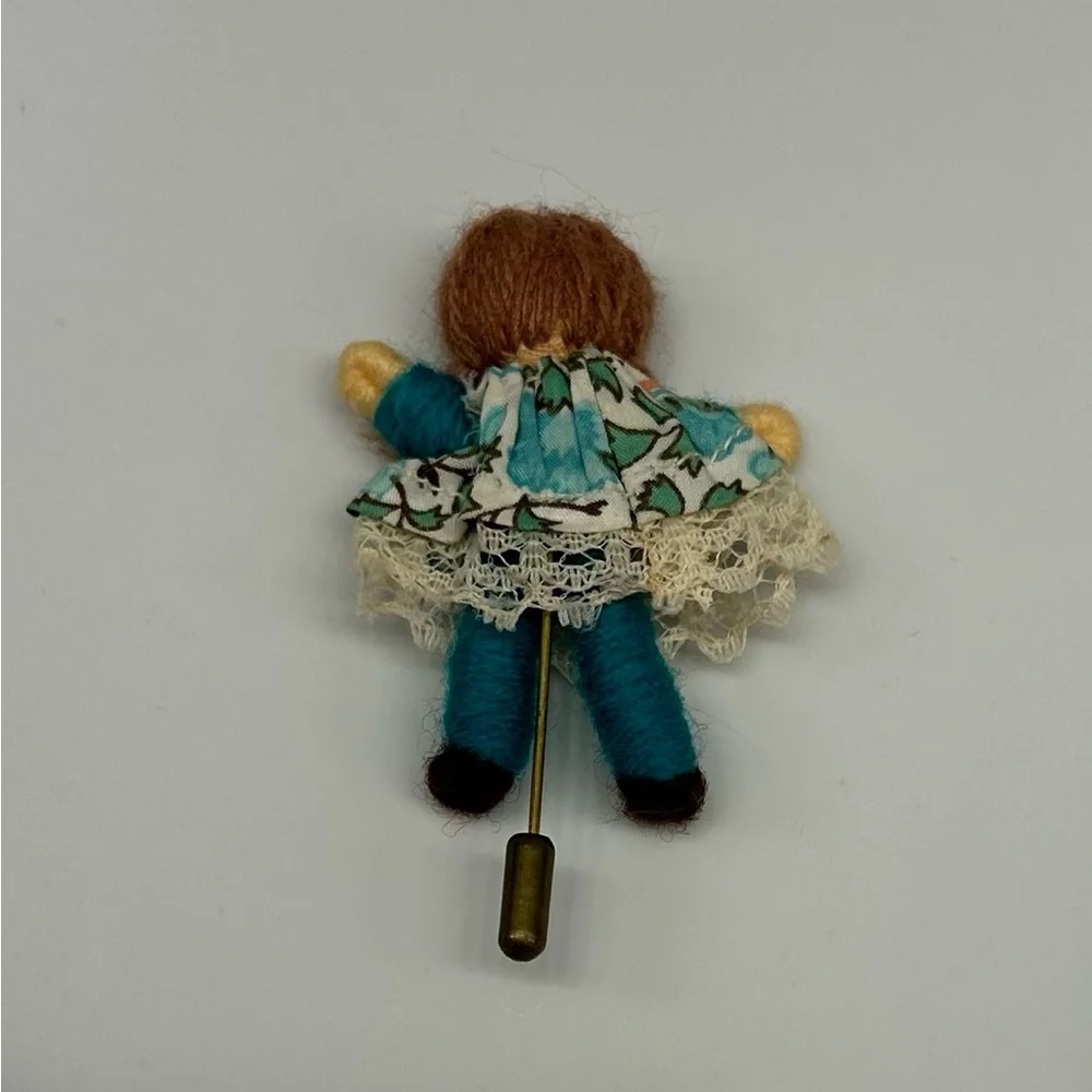 Handmade Doll Pin / Brooch - VINTAGE 1970s - Picture 5 of 7